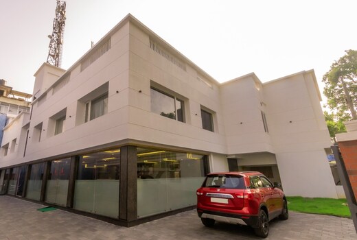 VIJAYA HOTEL & BAR