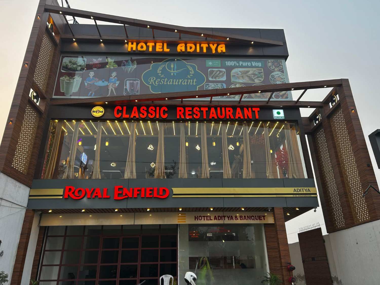 HOTEL ADITYA & BANQUETS