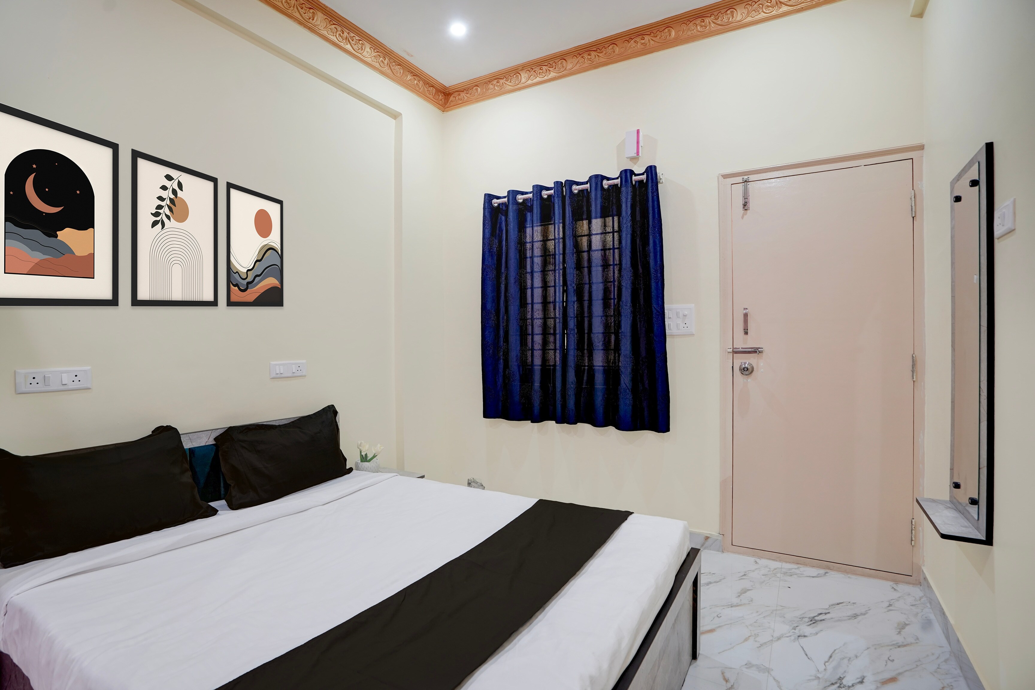 Hotel O Golden Inn