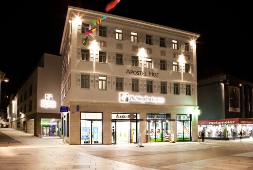 Holiday Inn Express G