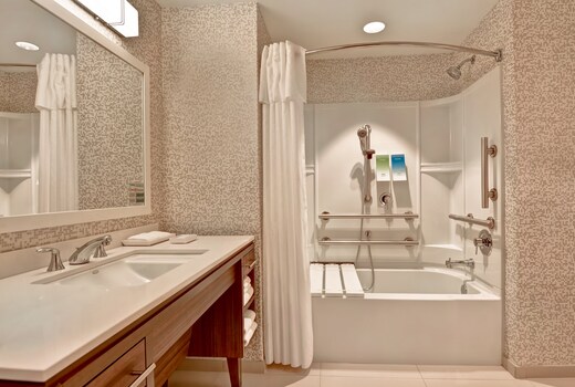 Home2 Suites by Hilton Naples I-75 Pine Ridge Road