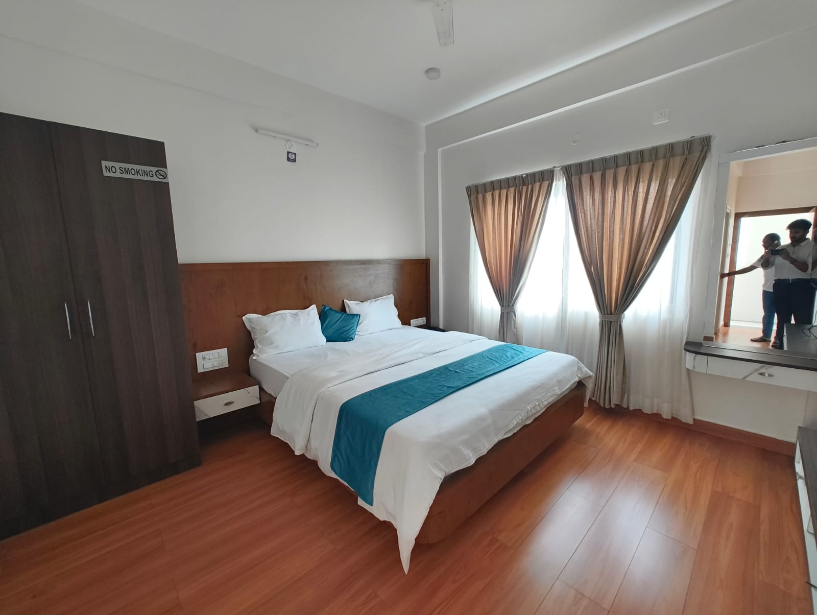 Deepa Bar And Restaurant Boarding And Lodging
