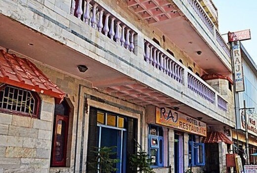 Hotel Raj Bed & Breakfast