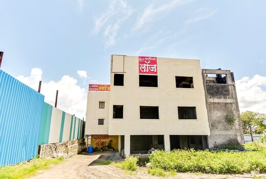 Hotel O Sainidhi