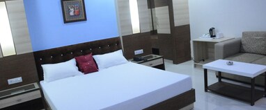 Hotel Kunwer Palace 1.5km from Railway Station