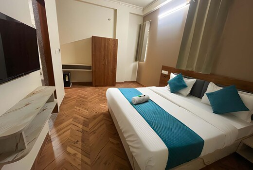 Hotel Royal Aana Inn