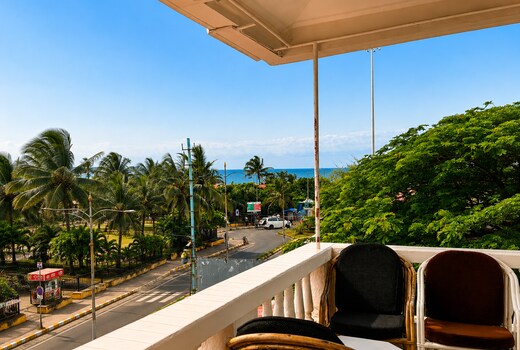 Holiday Beach Resort in Candolim