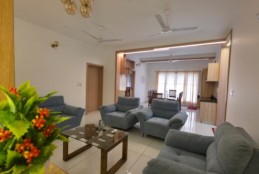 SCIENCE HOUSE LUX INN2