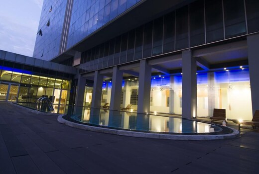 Platinum One Suites