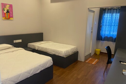 KMV GRAND INN