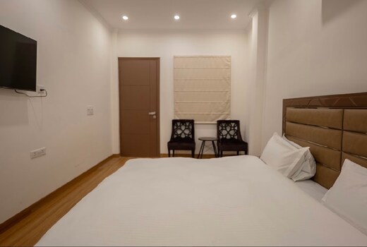 Lux Room in sector 132 noida