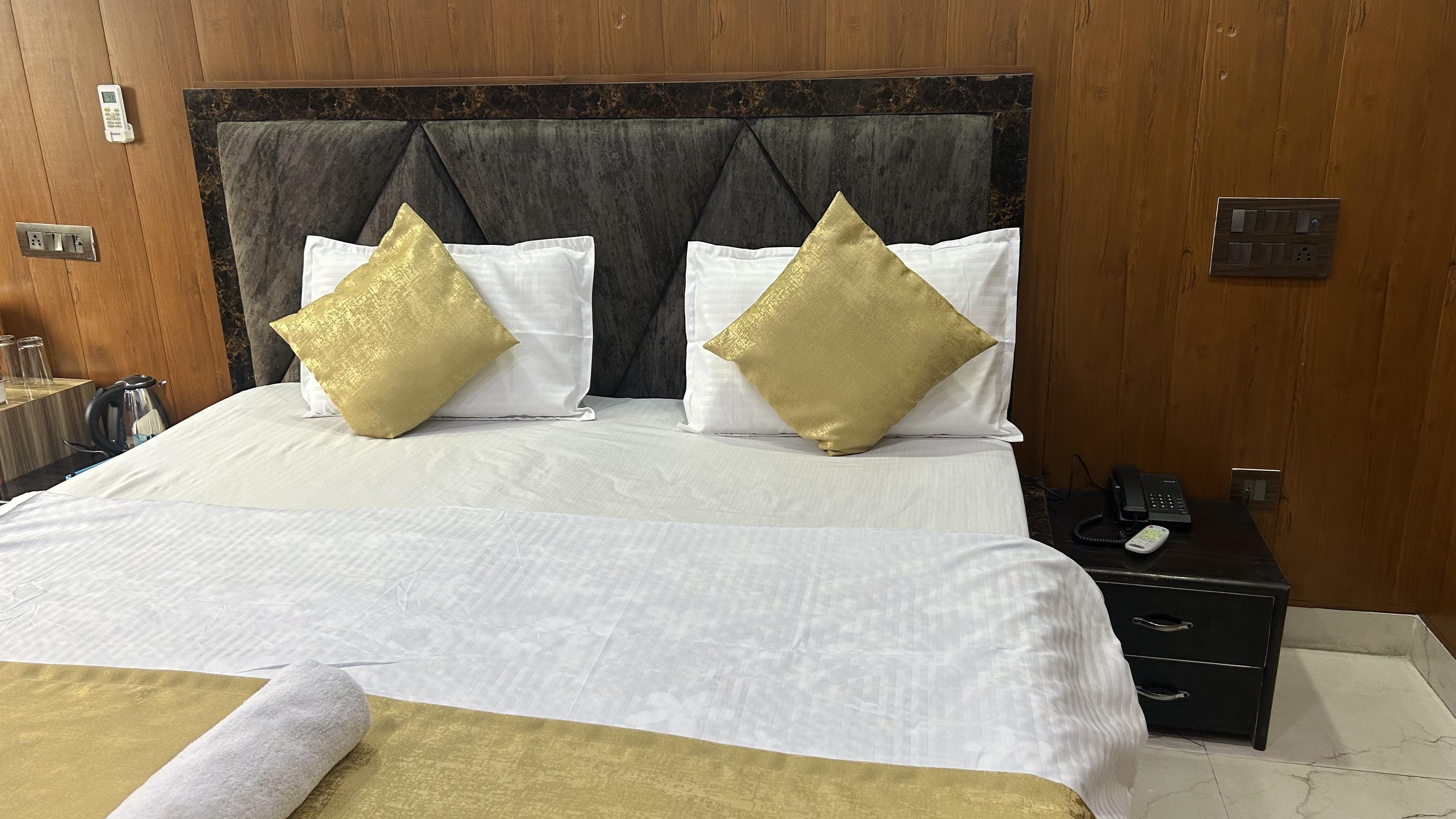 Hotel Sanuj
