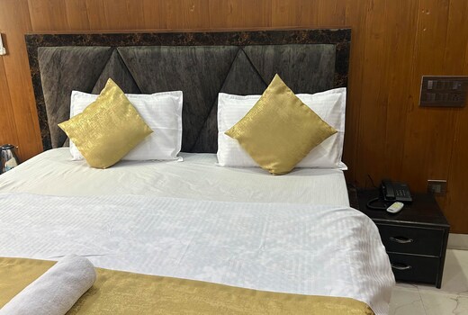 Hotel Sanuj