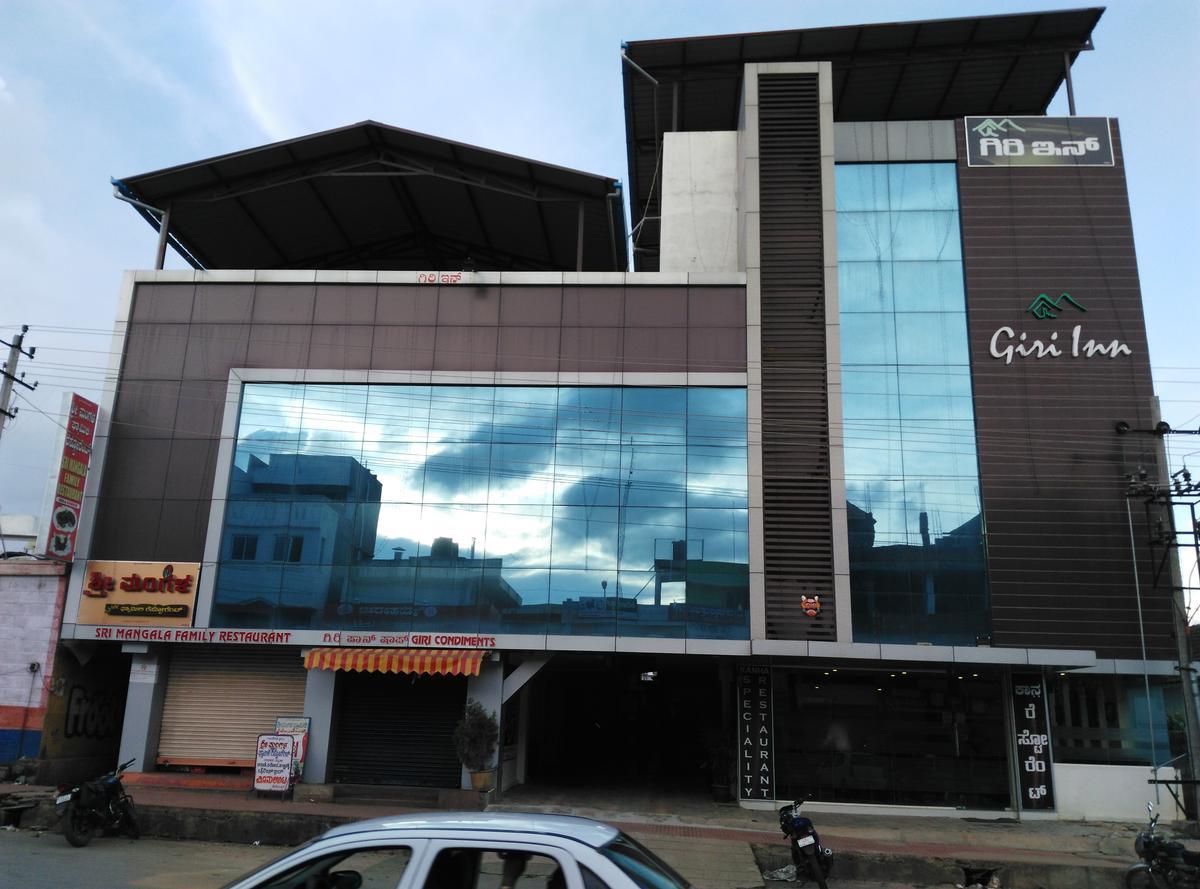 Hotel Giri Inn