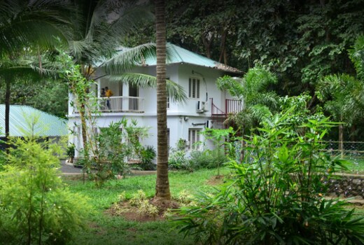 Charlys Resort