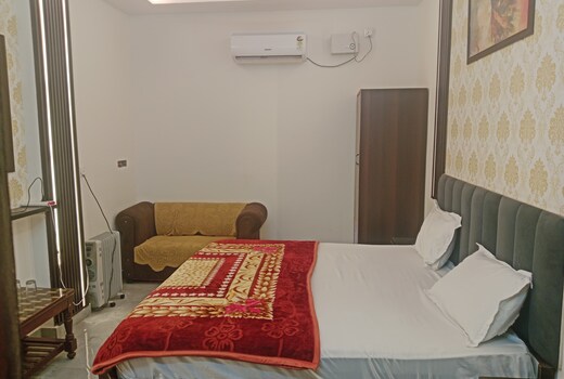Hotel New Mandpam