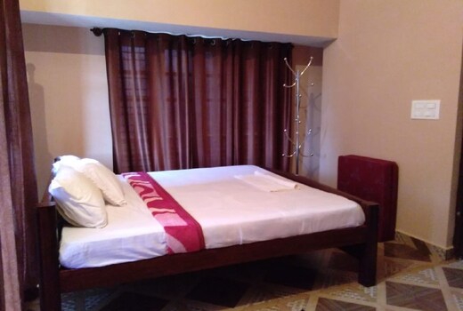 Vintage Red Hut Homestay | Rooms & Caretaker