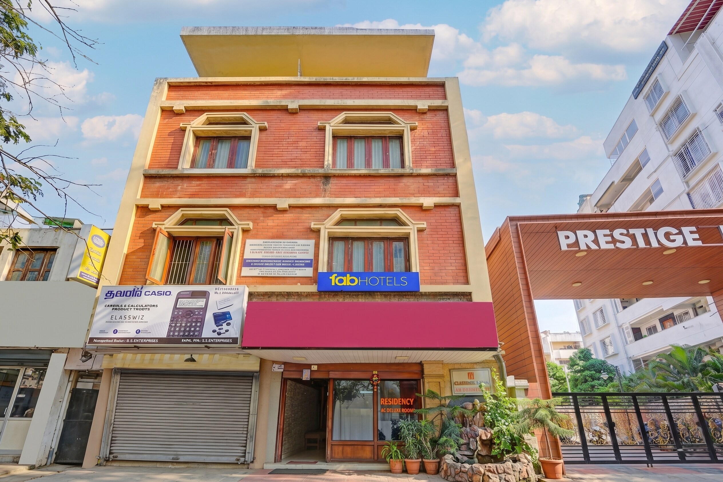 FabHotel Royal Grand Residency - Indiranagar