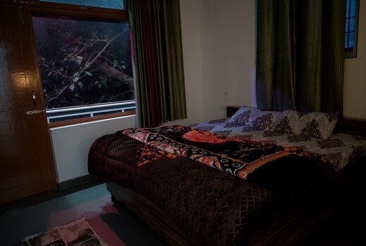 Baithak Bir Homestay