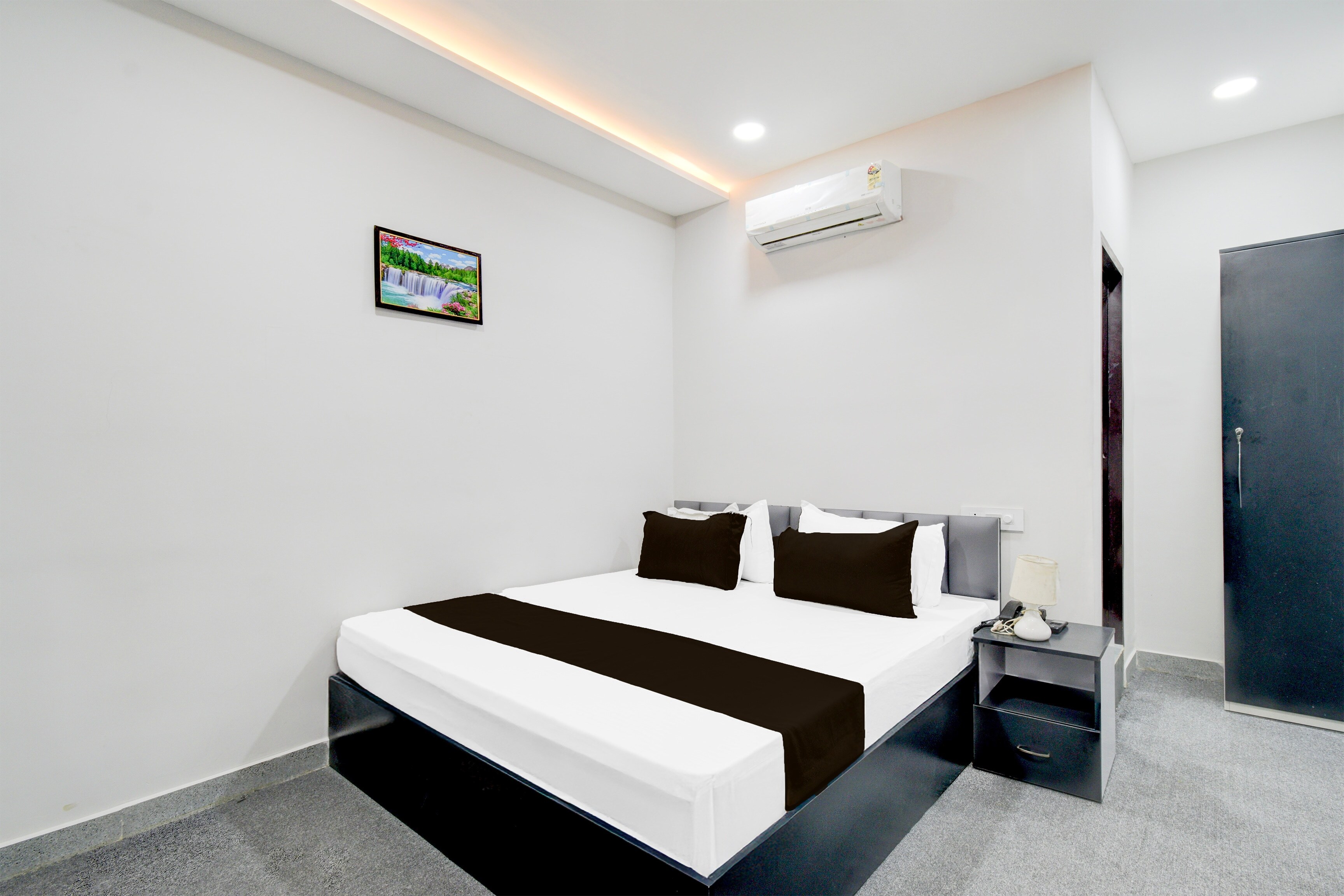 Hotel O N Grand