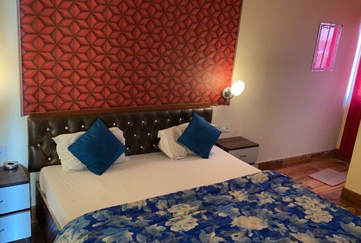 Kulhan Heights Homestay | Rooms & Kitchen