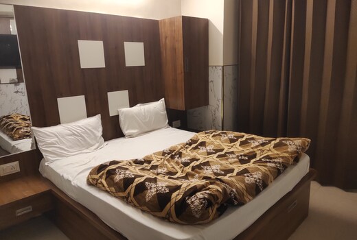 HOTEL GRAND