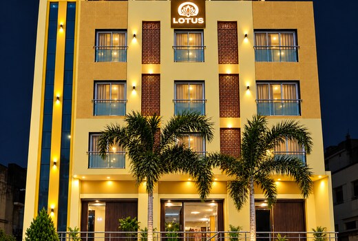 Hotel Lotus Near Rankala Lake