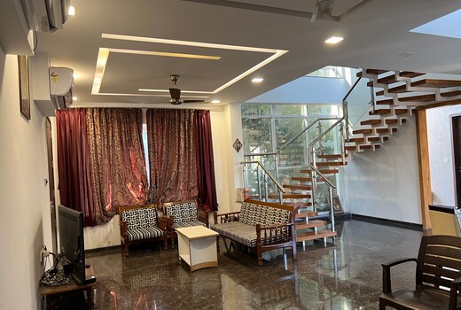 Yashprabha - Luxurious AC Room with free Parking