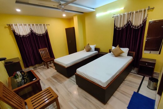 HOTEL SAKET PALACE