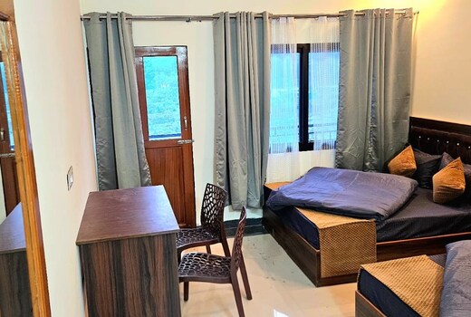Hari om Tatsat by Elite Travellers