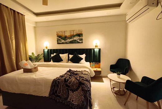 Arth Studios | Omaxe Hazratganj | Gomti Nagar Ext