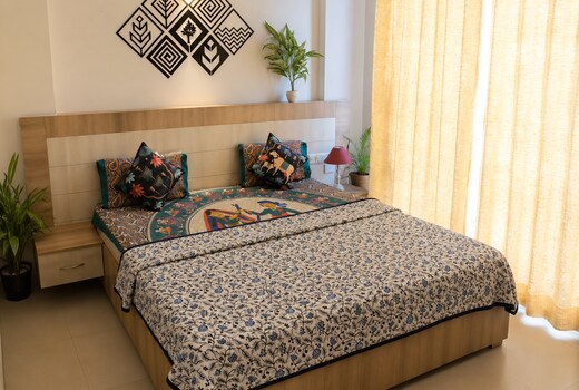 Dream Stay Holiday(10min from Prem Mandir)