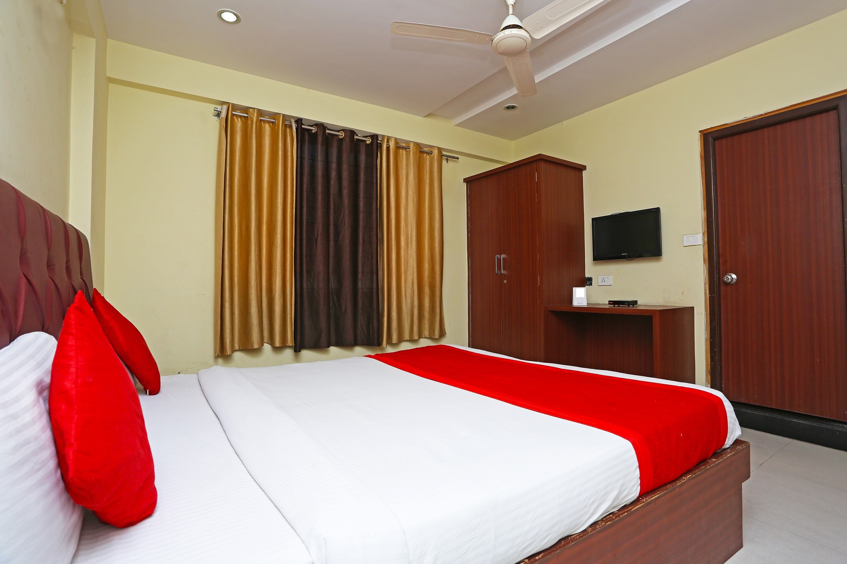 HOTEL THEPLATINUM