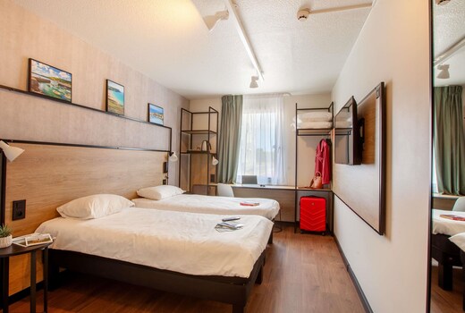 ibis Cherbourg La Glacerie