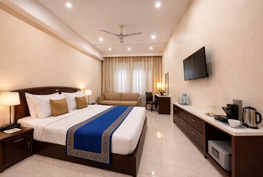 Hotel Kasa Stays Near Pacific Mall NSP Pitampura