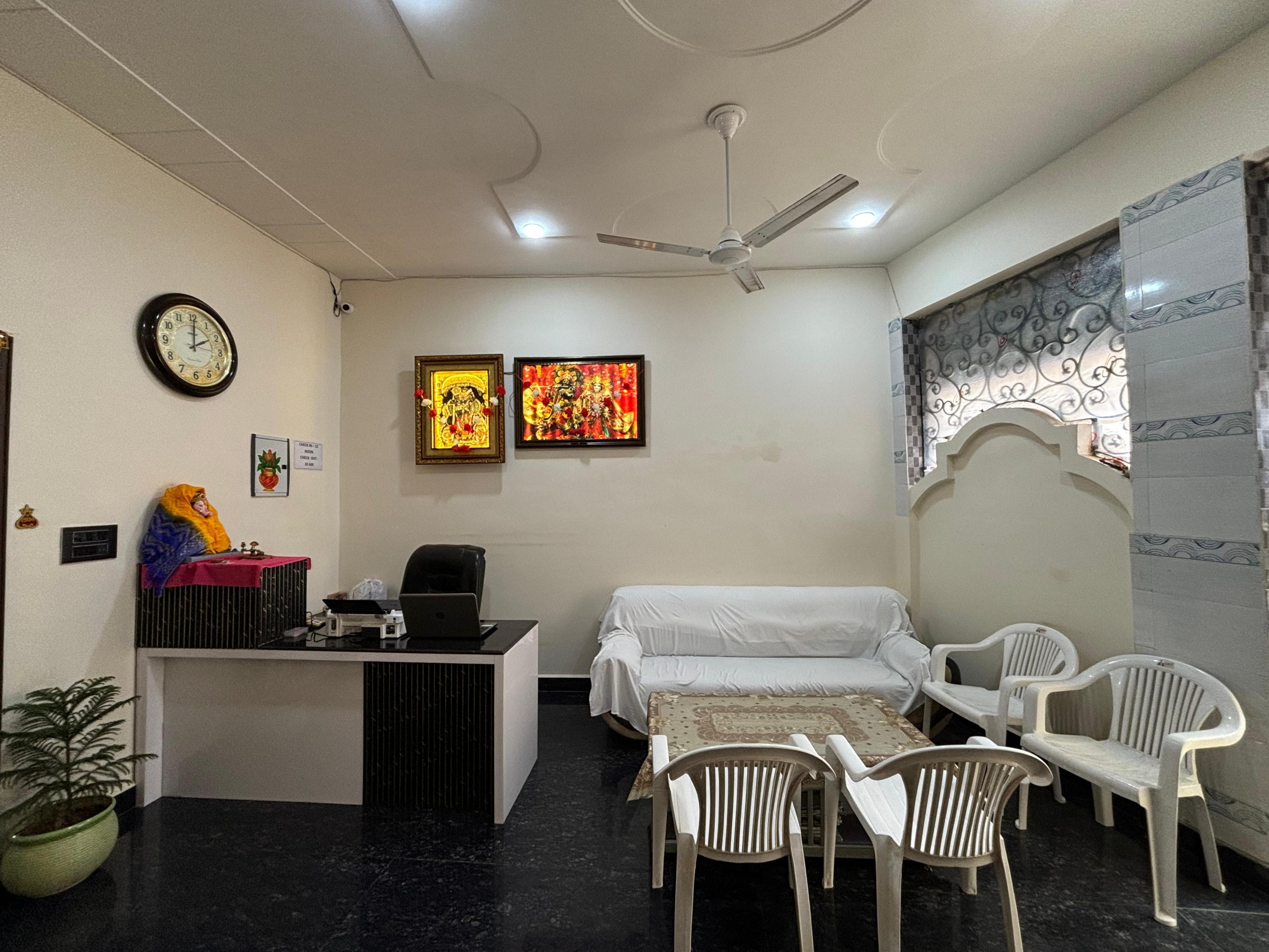 Shree Radha Rani Paying Guest House