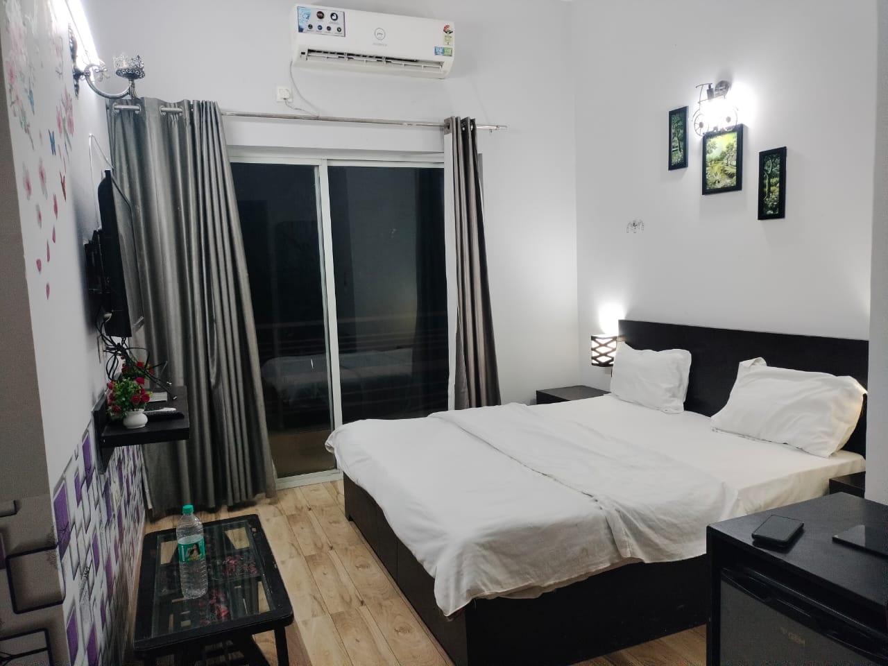 Pearl suites near Prem Mandir