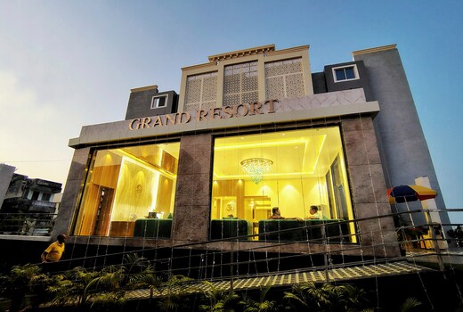 Grand Resort (200 mtr from Sea Beach)
