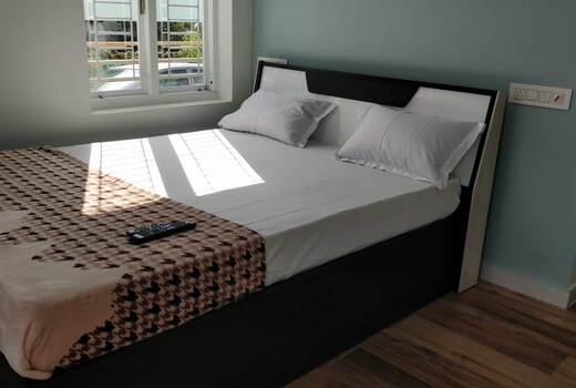 Zaks Homestay | Rooms & Kitchen