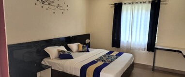 R2 RESORT