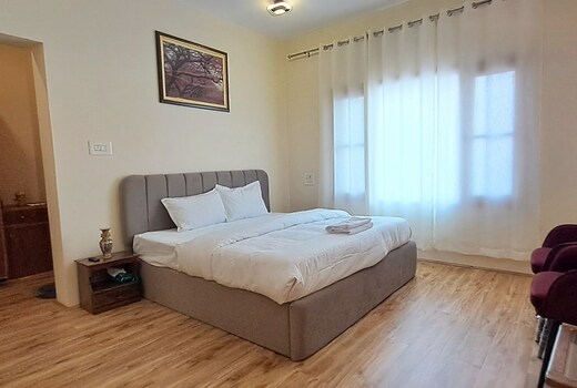 Sweet Home Apartments (New) just 6 km / dal lake