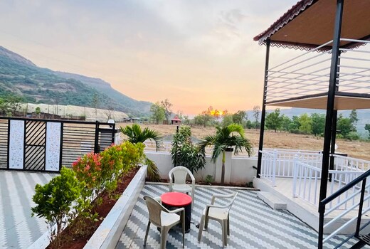 Sanvi farmhouse