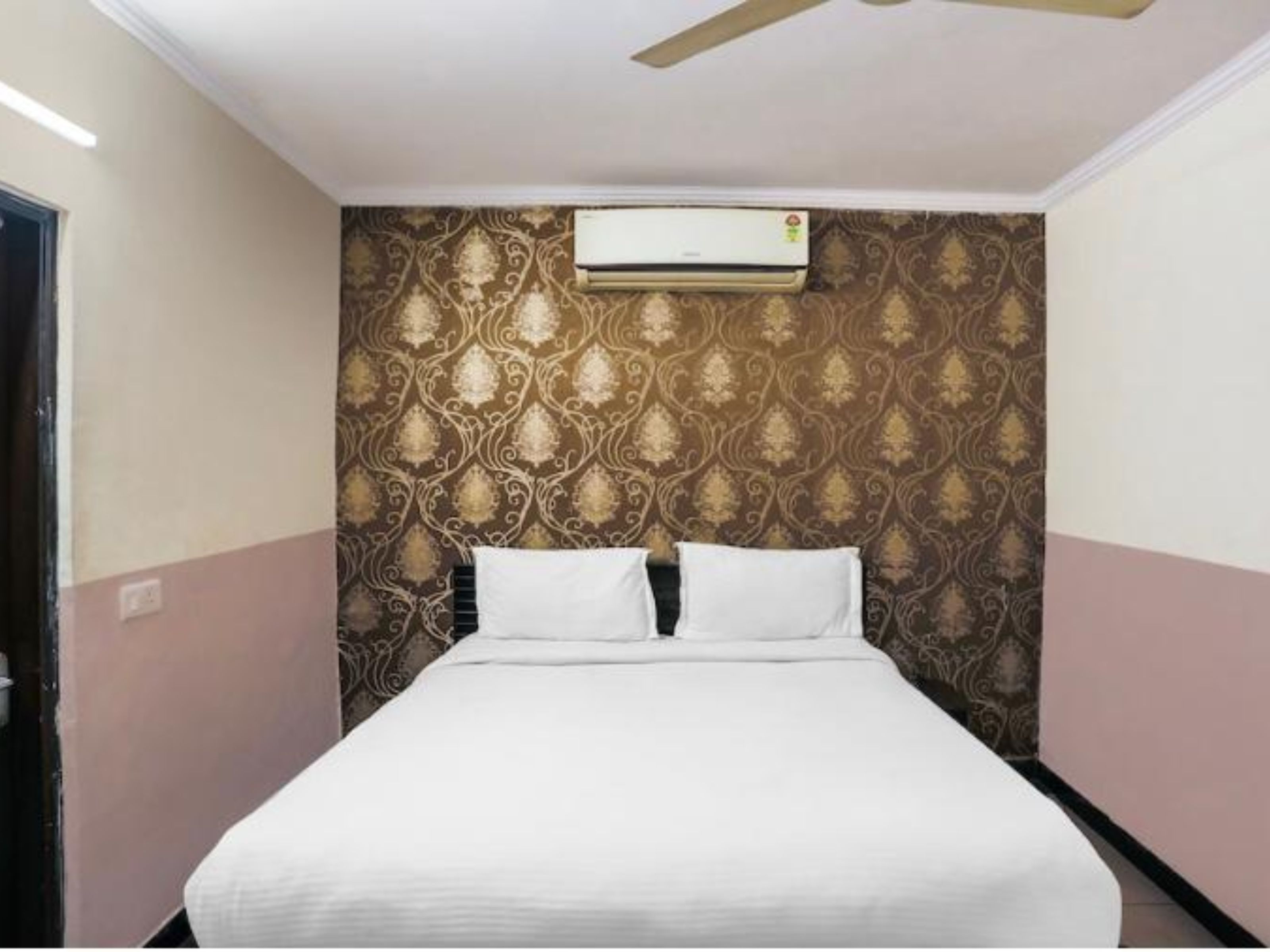 Hotel O Royal Gold