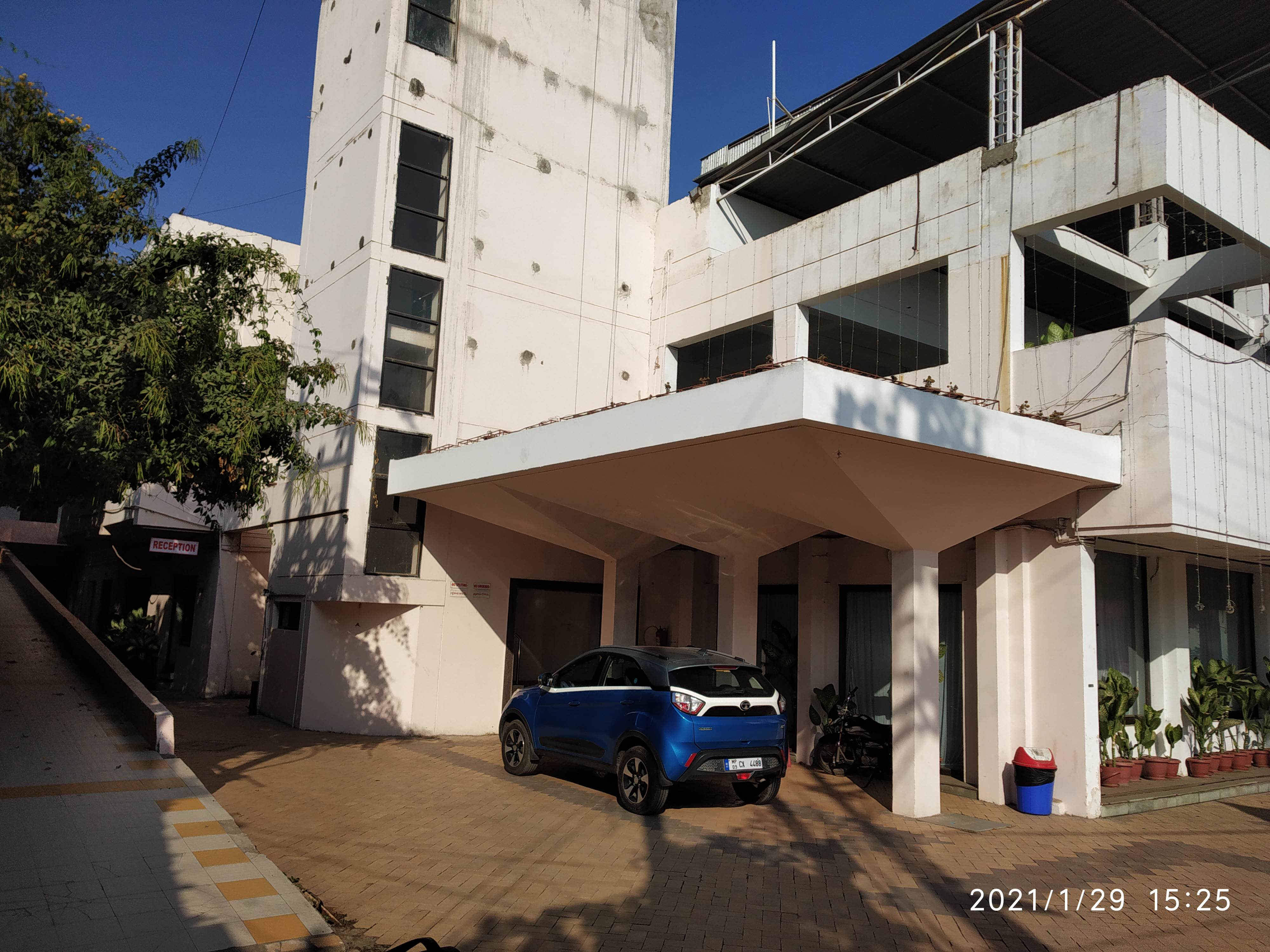 Hotel Maruti Mandapam