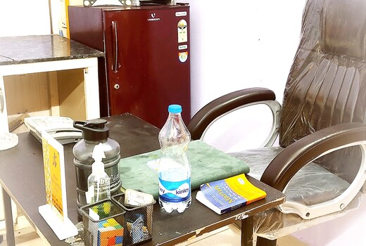 Jhalli Guest House And PG