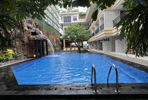 Green Garden Hotel