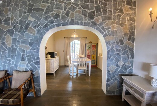 Cold Stone Villa a cozy escape above the clouds