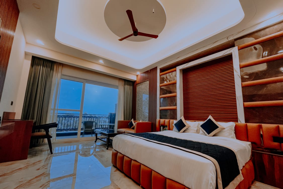 Hotel Clovis & Restaurant Near ITC Welcome Tavleen