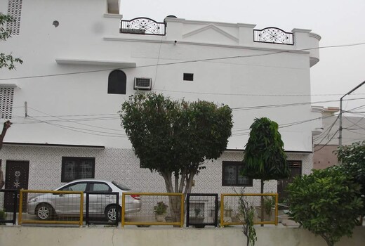 THE White House Homestay