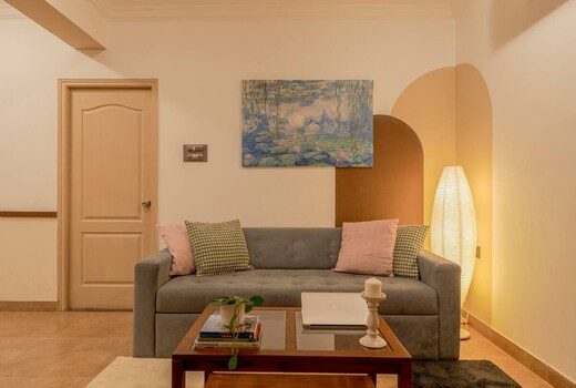 Staymaster Serafina - Spacious 1BR -AC -WiFi -TV - D